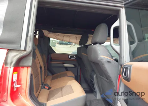 2022 Ford Bronco Base z USA, uszkodzony, nr VIN 1FMDE5DH7NLA98557